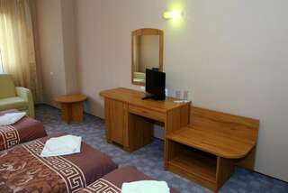 Отель Prim Hotel Сандански Двухместный номер с 2 отдельными кроватями-2